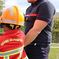 Amusez-vous dans le bus des sapeurs-pompiers