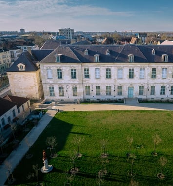 Visitez librement la Cité du Vitrail