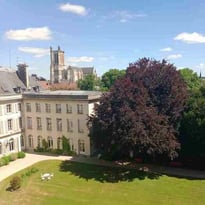 Baladez-vous dans les jardins de la Préfecture