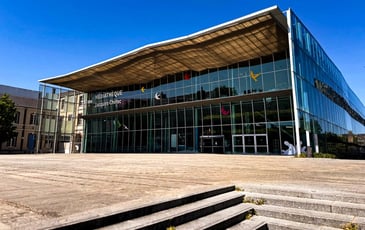 Assistez à un spectacle: entre voix lyrique et livres anciens