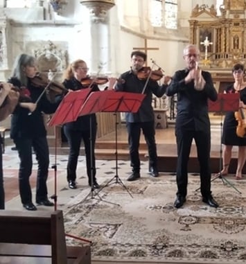 Profitez d'une chorale accompagnée d'une pianiste